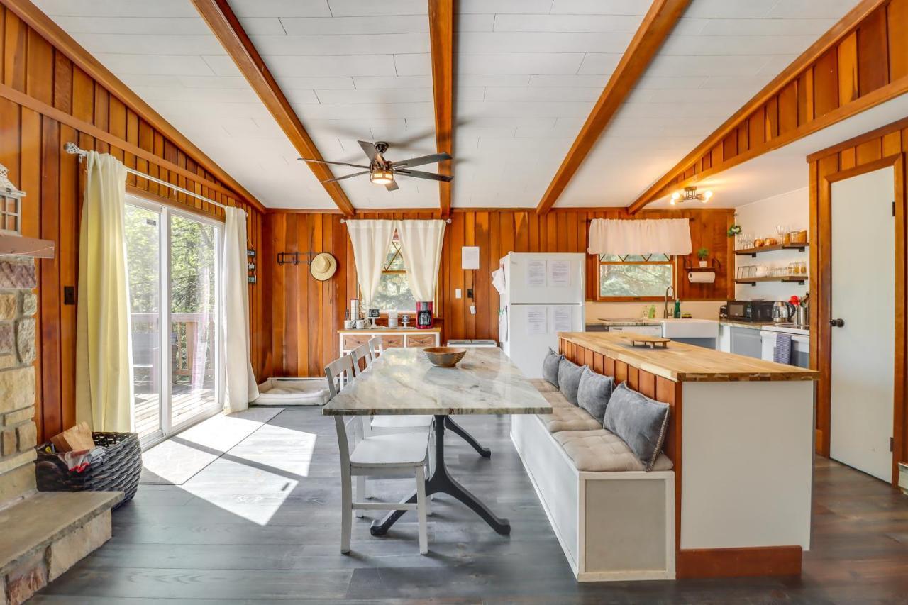 Lakefront Poconos Vacation Rental With Swim Dock! Long Pond Dış mekan fotoğraf