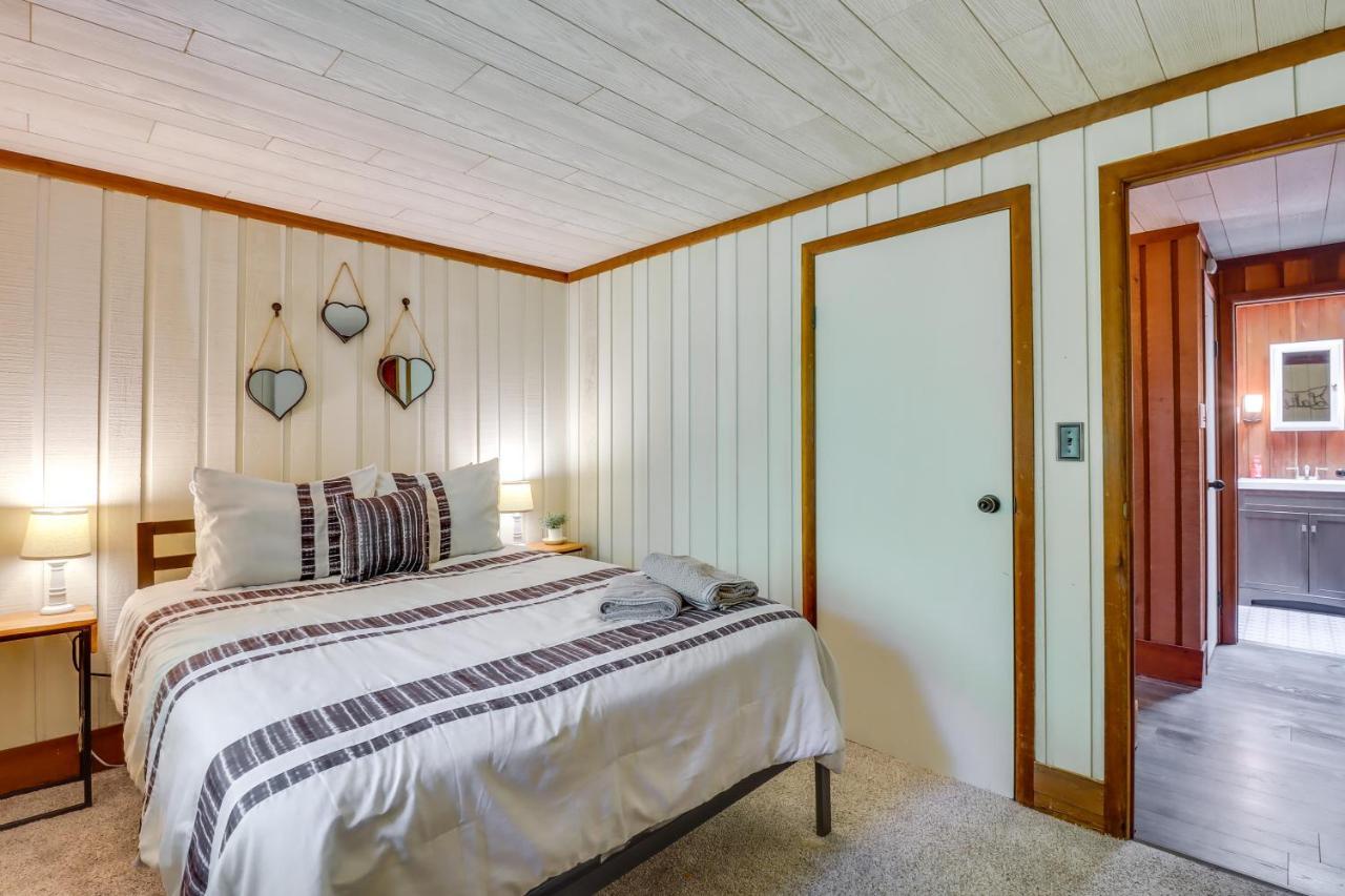 Lakefront Poconos Vacation Rental With Swim Dock! Long Pond Dış mekan fotoğraf