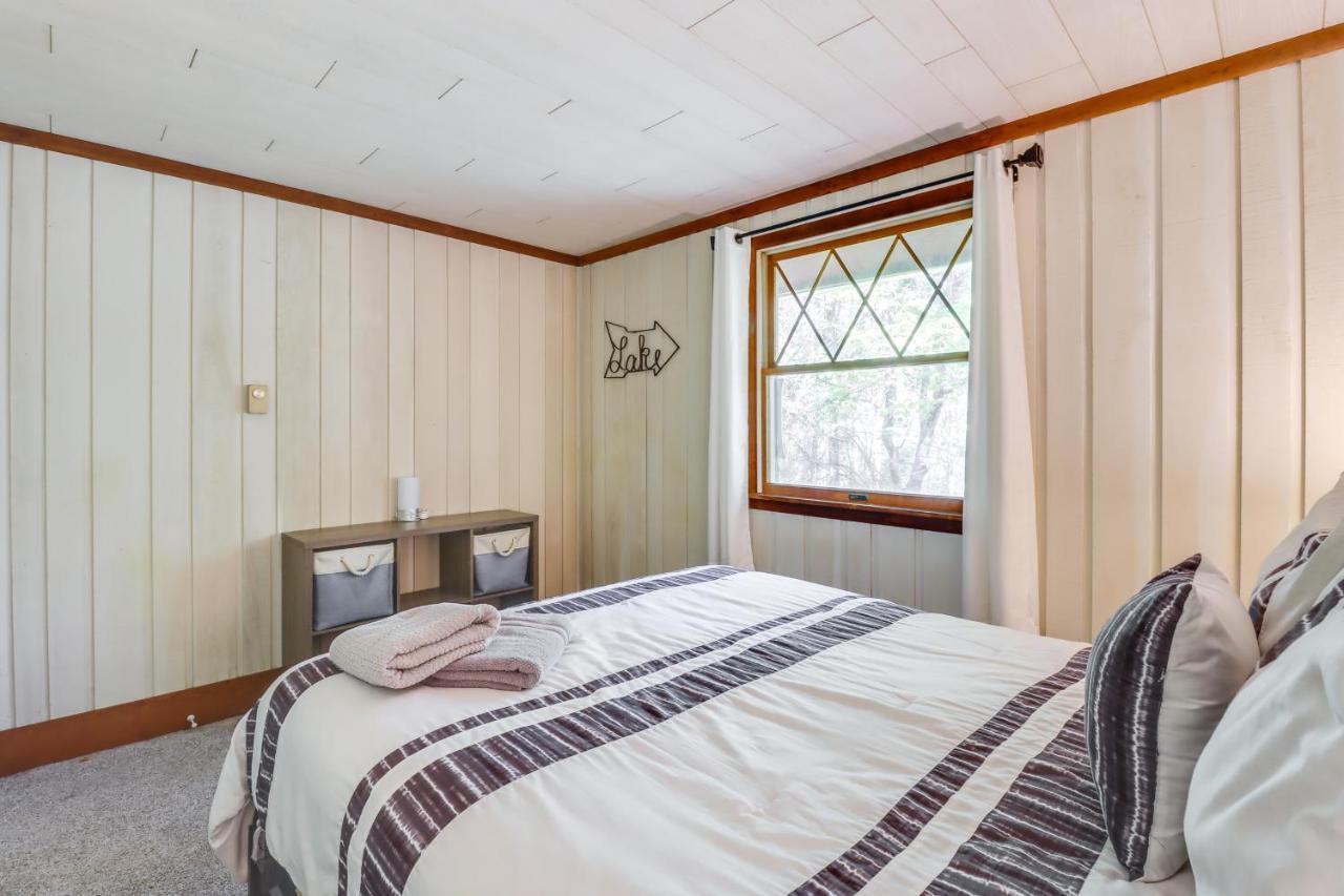 Lakefront Poconos Vacation Rental With Swim Dock! Long Pond Dış mekan fotoğraf